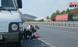 Alanya’da motosiklet park halindeki araca çarptı: 1 yaralı