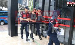 Alanya’da eşini ve kayınvalidesini bıçaklayan şahıs adliyeye sevk edildi