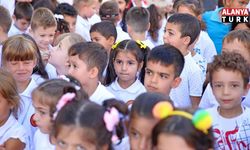 Alanya’da miniklerin ilk okul heyecanına aileleri de ortak olacak