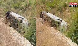 Türkler’de feci kaza! Otomobil 3 metreden tarlaya uçtu