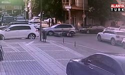 Otomobile çarpmamak için frene bastı: Motorlu bisikletiyle devrildi
