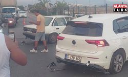 ALANYA’DA FACİADAN DÖNÜLDÜ! İKİ OTOMOBİL ÇARPIŞTI