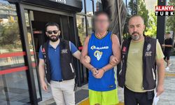 Alanya'da Türk bayrağına tüküren İngiliz turist tutuklandı