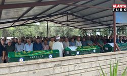 Antalya aile faciasında hayatını kaybedenler yan yana defnedildi, cenazede gözyaşları sel oldu