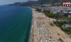 Alanya'da 1 Eylül'de sahiller doldu taştı