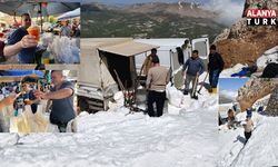 Yaz sıcağında ekmeğini kardan çıkarıyor: Toroslar'dan Antalya'ya kar mesaisi