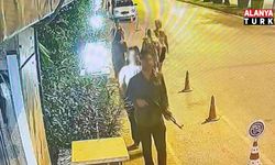Elinde uzun namlulu plastik silahla sokağa çıktı jandarmayı alarma geçirdi