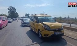 Manavgat'ta 3 araçlı zincirleme kaza, trafikte uzun araç kuyruğuna neden oldu