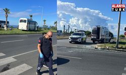 Manavgat'ta tur otobüsü minibüsle çarpıştı: 3 yaralı