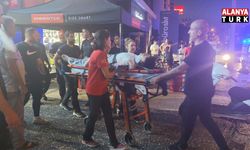 Otomobil takla attı, motoru yola fırladı: 2 yaralı
