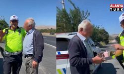 Ceza yememek için eşini yolda bırakıp uygulamaya girdi, polisten "evde bulaşık yıkama cezası" aldı