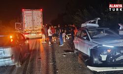 Antalya'da 4 aracın karıştığı kazada ortalık savaş alanına döndü
