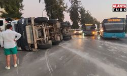 Antalya’da beton mikseri devrildi: 1 yaralı