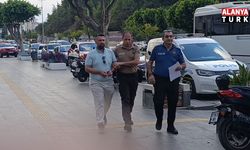 Cinayetten aranan şahıs ölen kişiye ait ehliyetle otel servis şoförlüğü yaparken yakalandı
