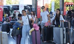 Üniversite için Antalya'ya geldiler, yurtlarına kadar eşlik edildi