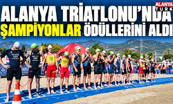 Alanya Triatlonu’nda şampiyonlar ödüllerini aldı