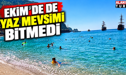 Antalya plajlarında ekim ayında yazdan kalma günler