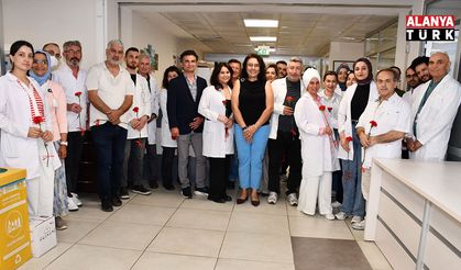 LABORANTLAR ÖZEL GÜNLERİNDE UNUTULMADI
