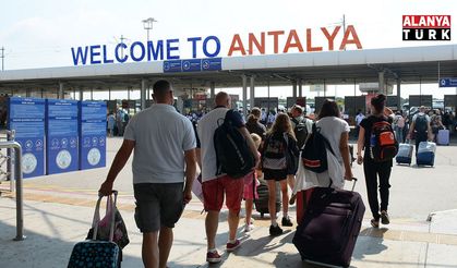 Antalya'da erken rezervasyonlarda iptallere rağmen akış devam ediyor talep umudu sürüyor