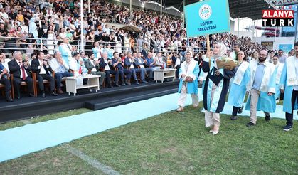 ALKÜ mezuniyet töreni coşkuyla yapıldı