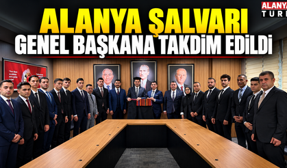 Alanya Şalvarı Genel Başkana Takdim Edildi
