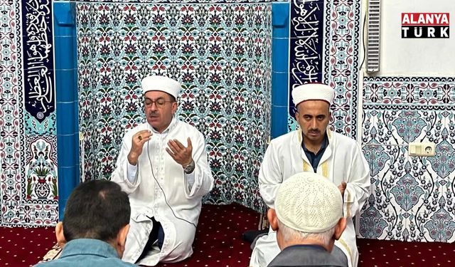 Alanya Müftüsü Seven sabah namazı buluşmasına katıldı