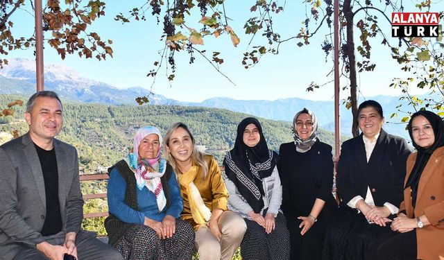 Tuba Vural Çokal, Alanya’da vatandaşlarla buluştu