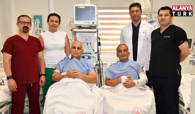 Alanya'da kardeşler aynı gün bypass ameliyatı oldu