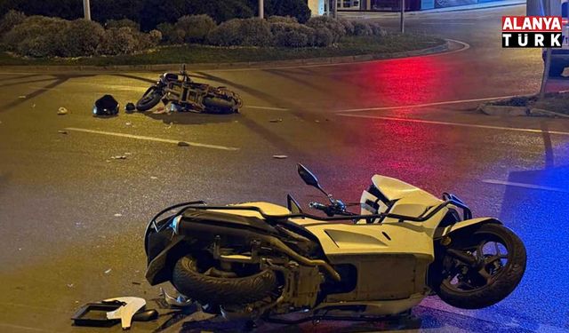 Motosiklet ve elektrikli motosiklet çarpıştı: 4 yaralı
