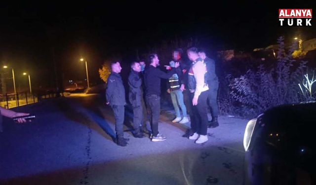 Sulama kanalına uçan araçtan ekipler kurtardı