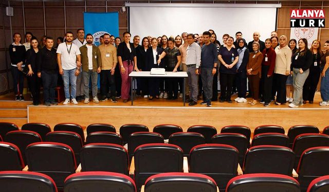 Tıbbi sekreterler unutulmadı