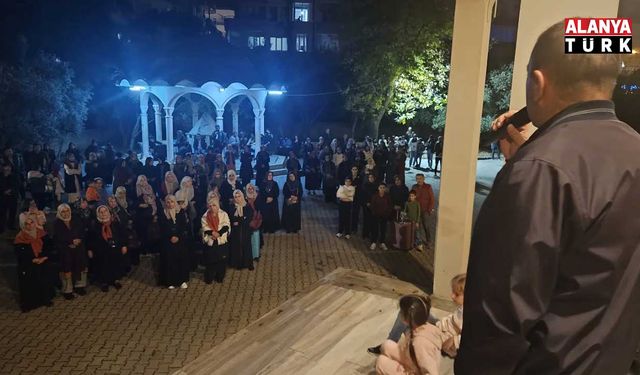 Alanya’da umreciler dualarla uğurlandı