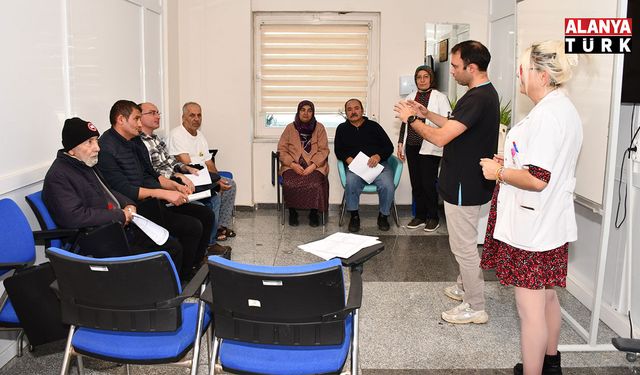 Diyabet okulu eğitimleri devam ediyor