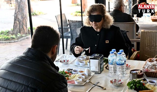 Görme engelli olmayı deneyimlediler