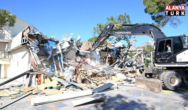 Kaçak yapıların yıkımı sürüyor