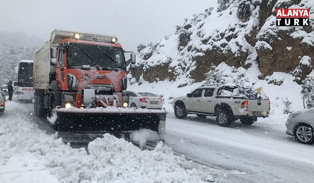 Kar yağışı başladı, Alacabel beyaza büründü