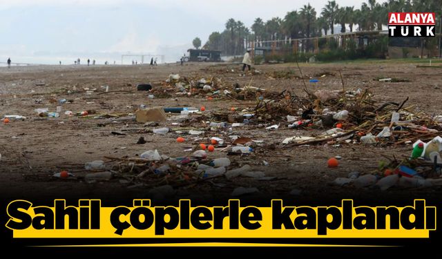 Sahil çöplerle kaplandı