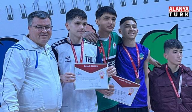 Bilek Güresi Şampiyonası’nda Alanya’yı gururlandırdı