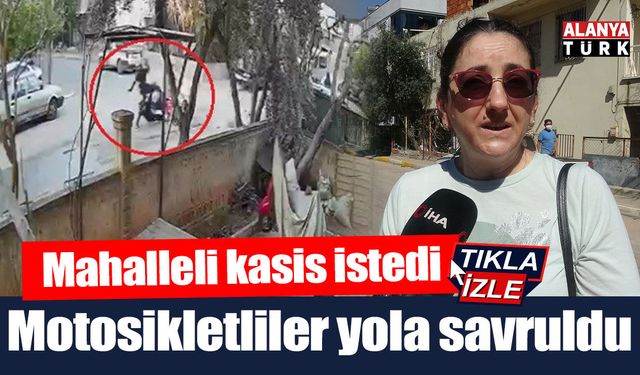 İki motosikletlinin yola savrulduğu kaza kameraya yansıdı