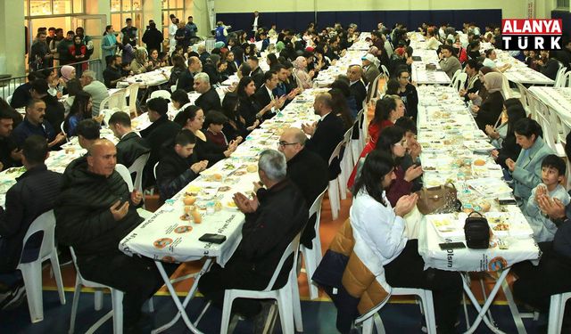 Kaymakam Öztürk gençlerle iftarda buluştu