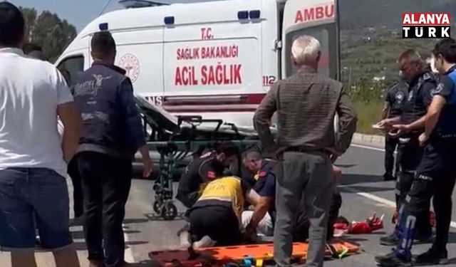 Alanya’da hafif ticari aracın çarptığı bisikletli yaralandı