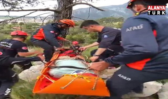 Dağa tırmandığı sırada düşerek yaralanan kişiyi ekipler kurtardı