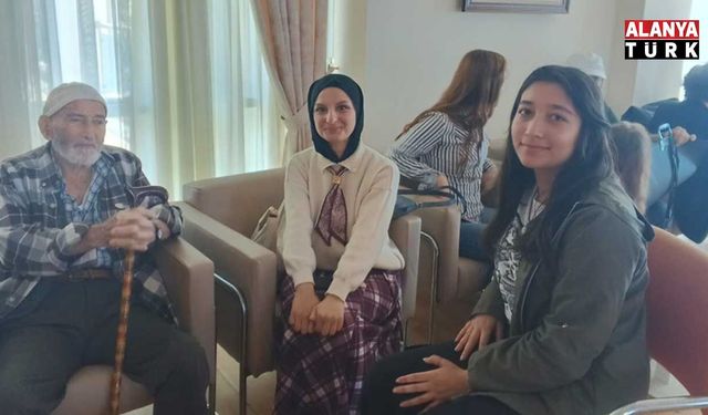 Alanya Üniversitesi Hemşirelik öğrencilerinden huzurevine ziyaret