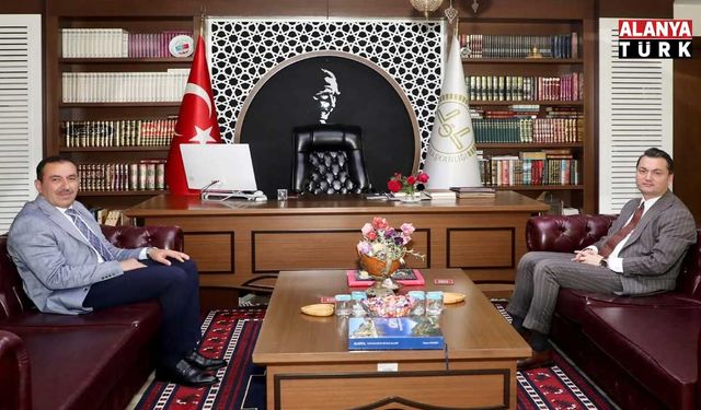 Şakir Öner Öztürk’ten Müftü Seven’e taziye ziyareti