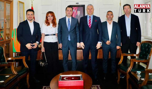 Kaymakam Öztürk’e çözüm dosyası sundular