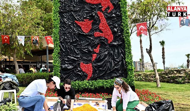 Antalya'da 130 bin çiçekle görsel şov