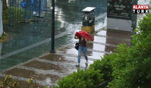 Antalya'da mayısta sağanak ve dolu sürprizi
