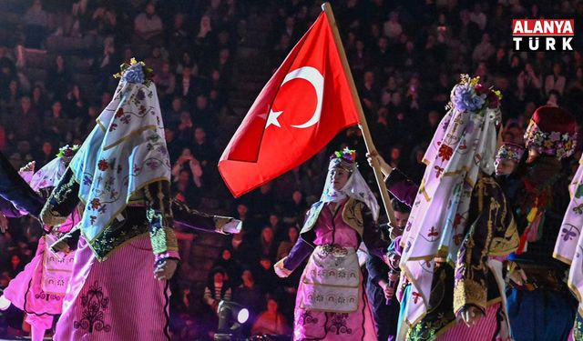 Aspendos'ta "Kökten Geleceğe Maarif Yolcuları" konserine yoğun ilgi
