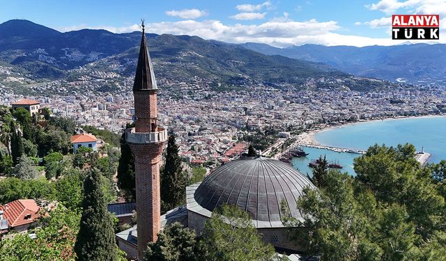 Alanya Kalesi'ndeki 800 yıllık miras turist akınına uğruyor
