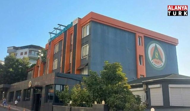 Alanyaspor'da geleceğin yıldızları sahada yetişiyor